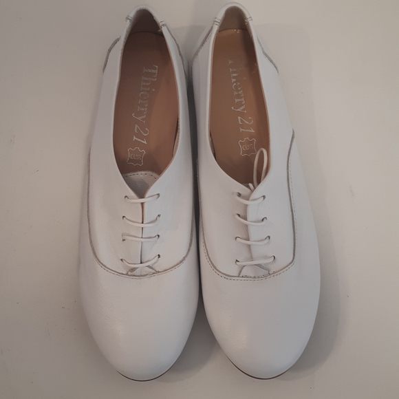 Thierry 21 Pure White Leather Sneaks - Picture 2 of 7